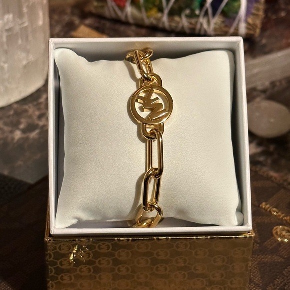 Michael Kors Women's Stainless Steel Chain Bracelet with Crystal Accents - Picture 2 of 7